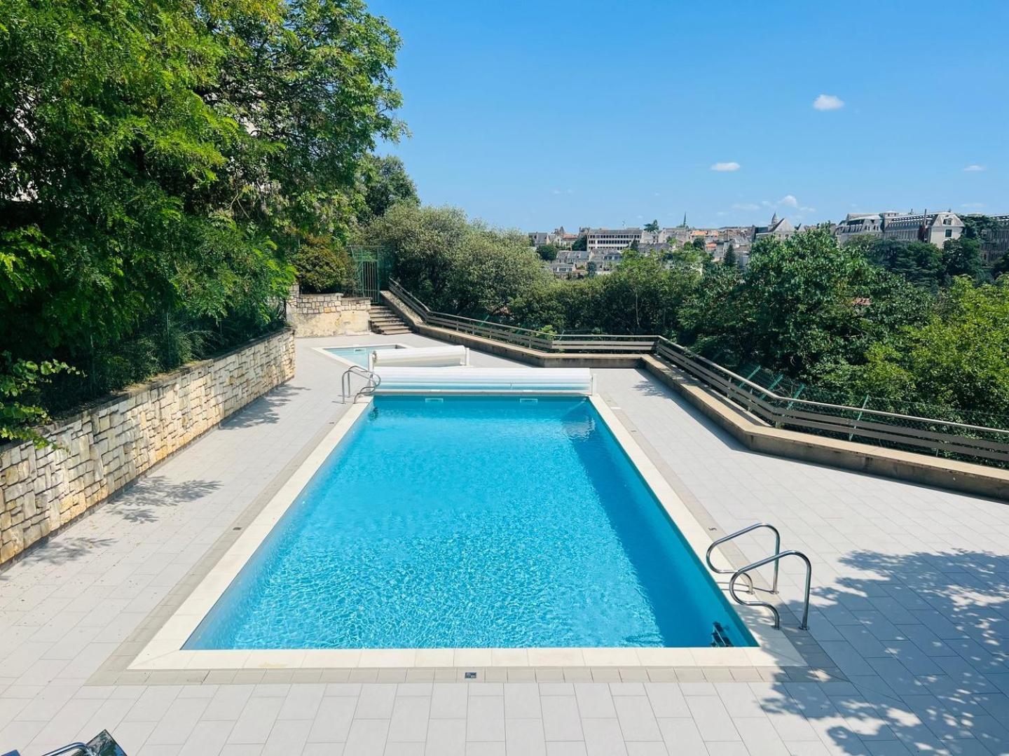 Le Retro - Splendide Appartement Poitiers Exterior photo